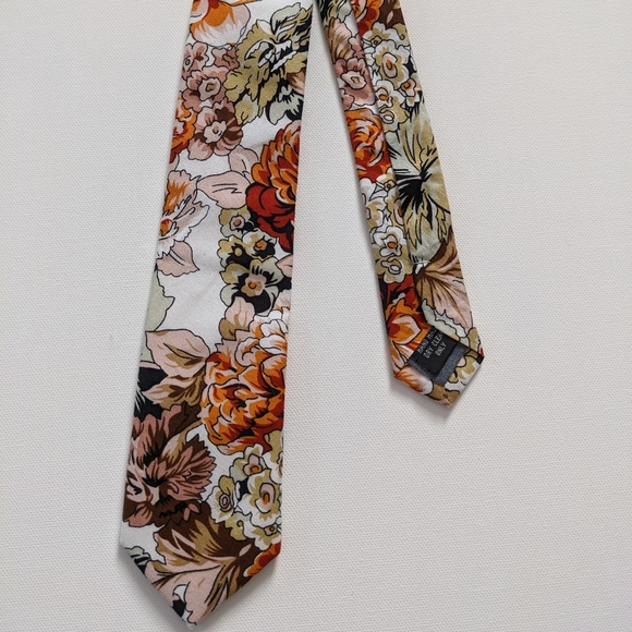 Frank & Buck Benteti Tie and Pocket Square - Picture 2 of 9